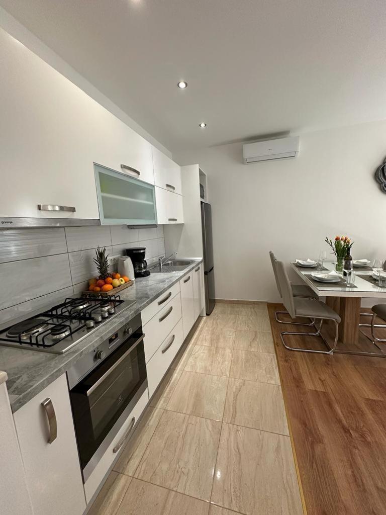 Apartmani Vice Brela Bagian luar foto